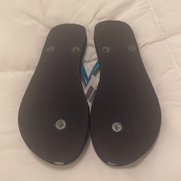 New Vera Bradley Flip Flops Shore Enough Medium size 7-8 - Picture 2 of 4